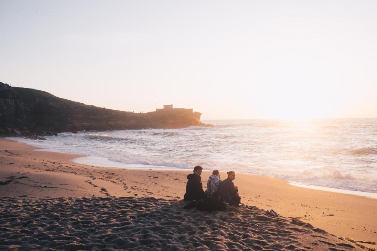 Gundi House Hostel Ericeira Buitenkant foto