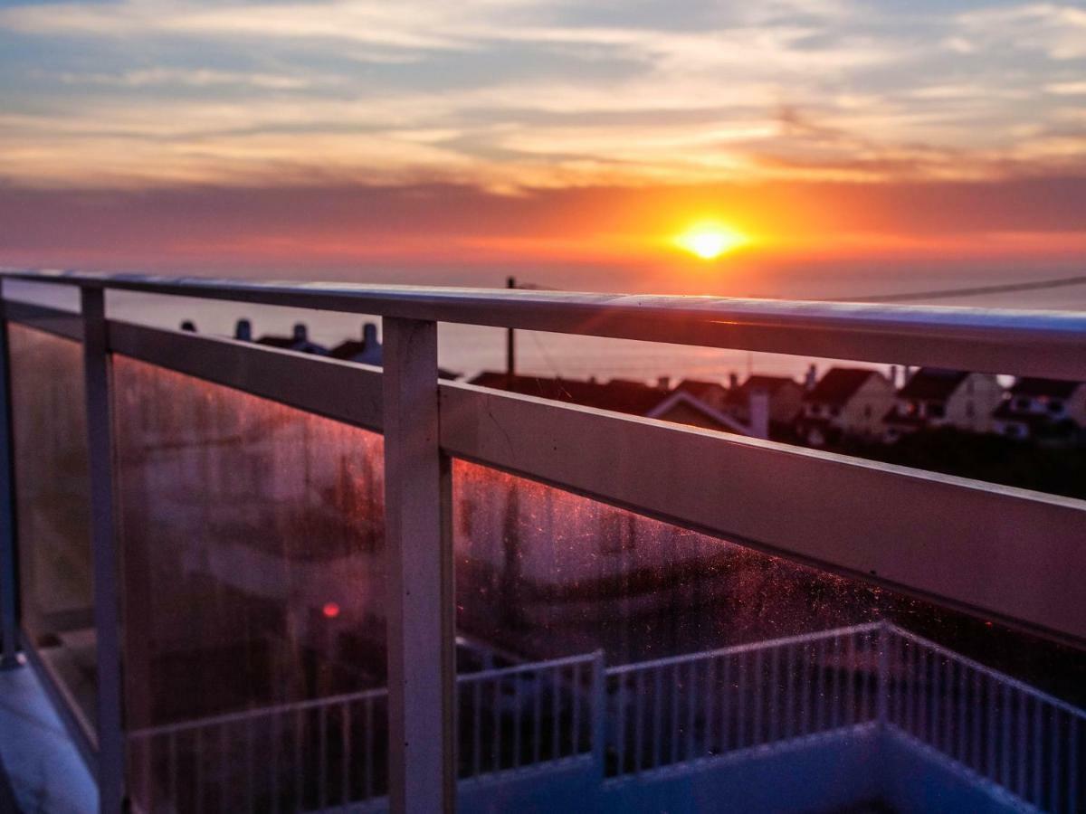 Gundi House Hostel Ericeira Buitenkant foto