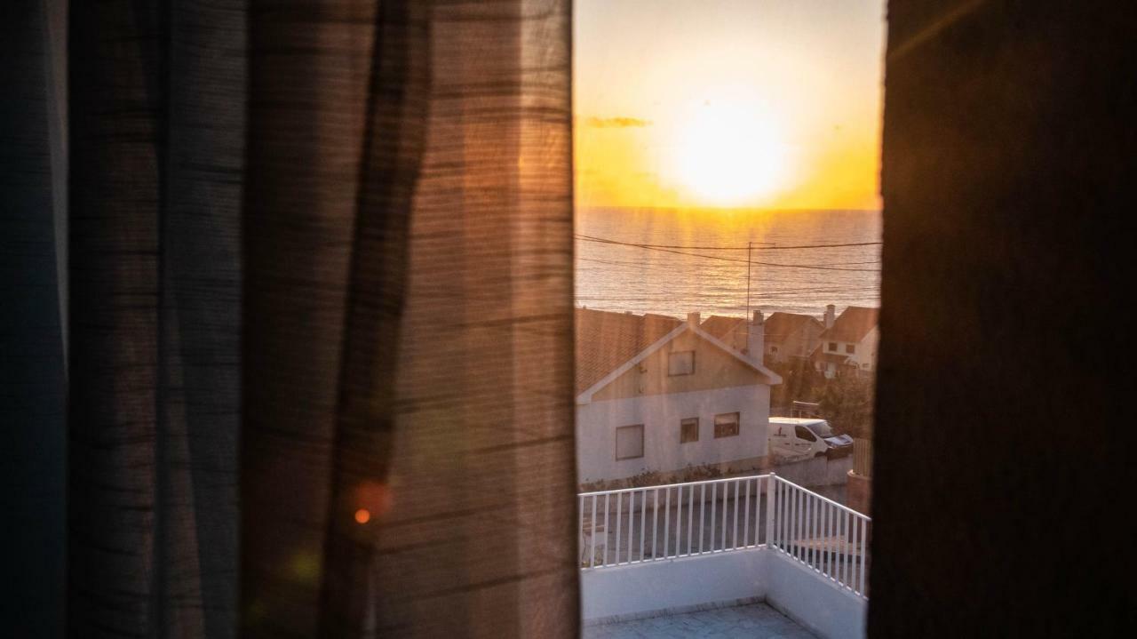 Gundi House Hostel Ericeira Buitenkant foto