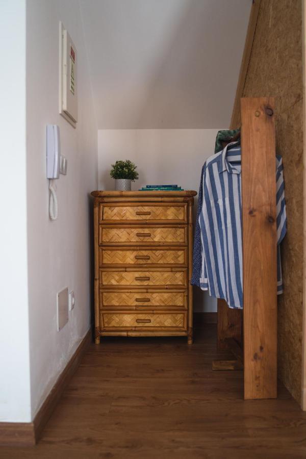Gundi House Hostel Ericeira Buitenkant foto