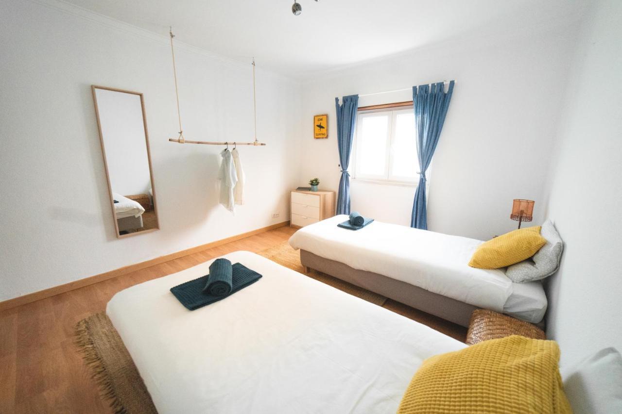 Gundi House Hostel Ericeira Buitenkant foto