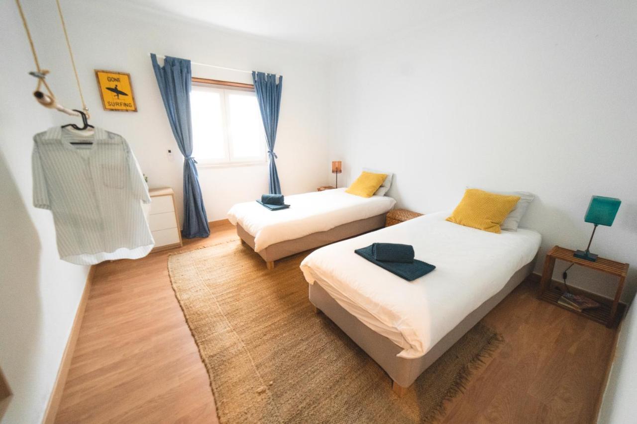 Gundi House Hostel Ericeira Buitenkant foto