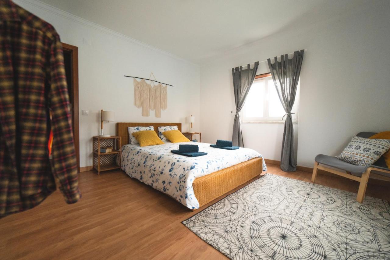 Gundi House Hostel Ericeira Buitenkant foto