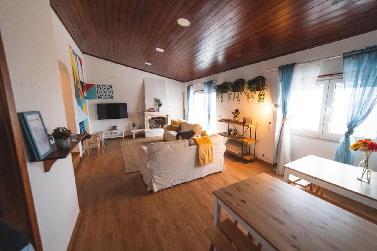 Gundi House Hostel Ericeira Buitenkant foto
