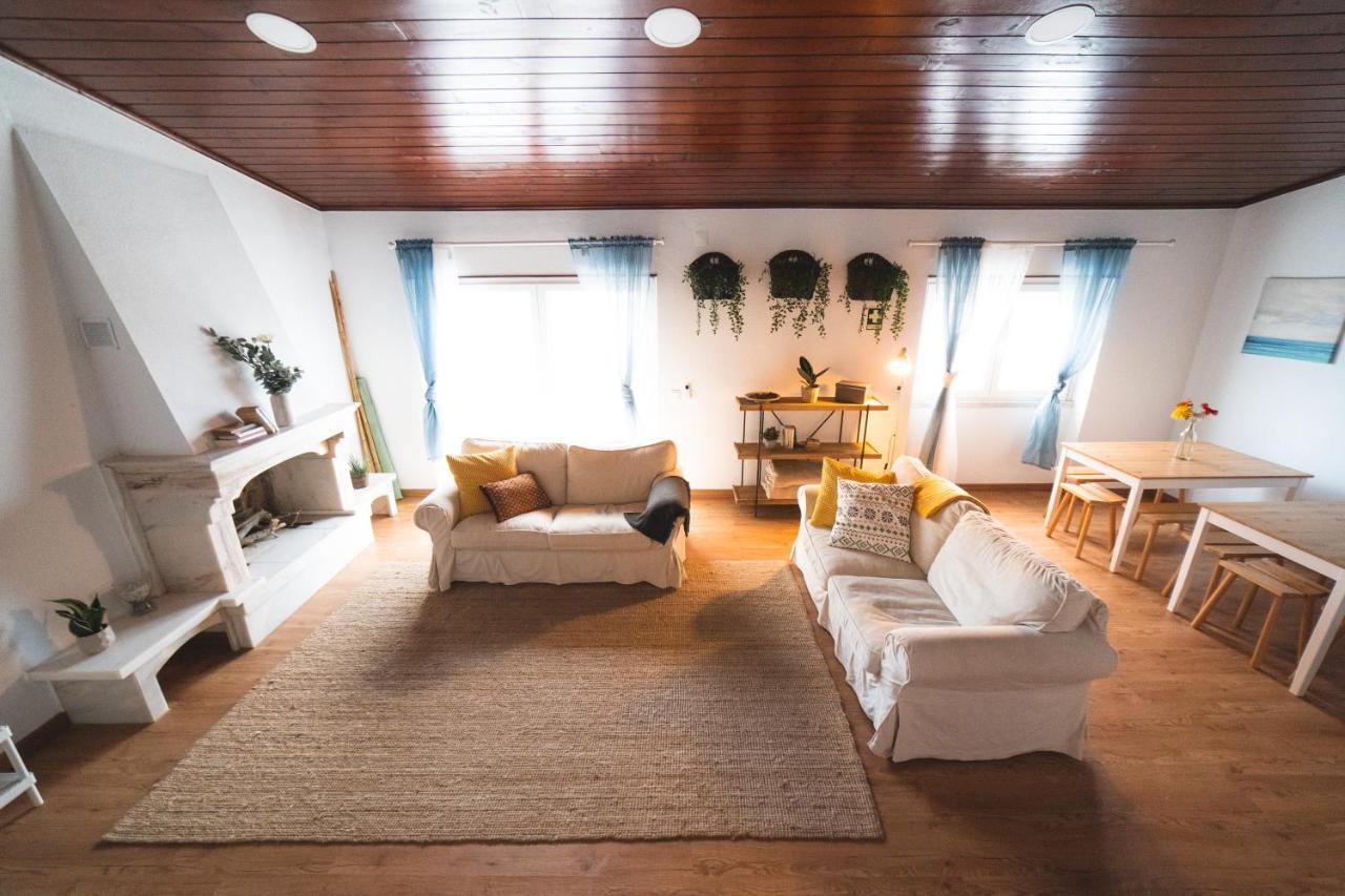 Gundi House Hostel Ericeira Buitenkant foto